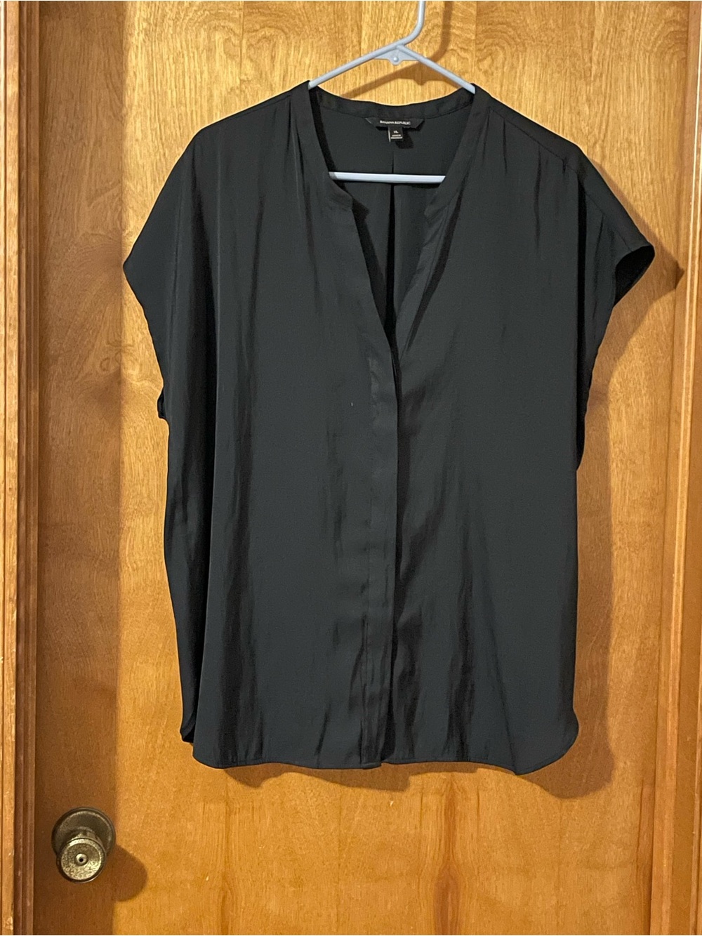 Banana Republic Black V-Neck Cap Sleeve Blouse